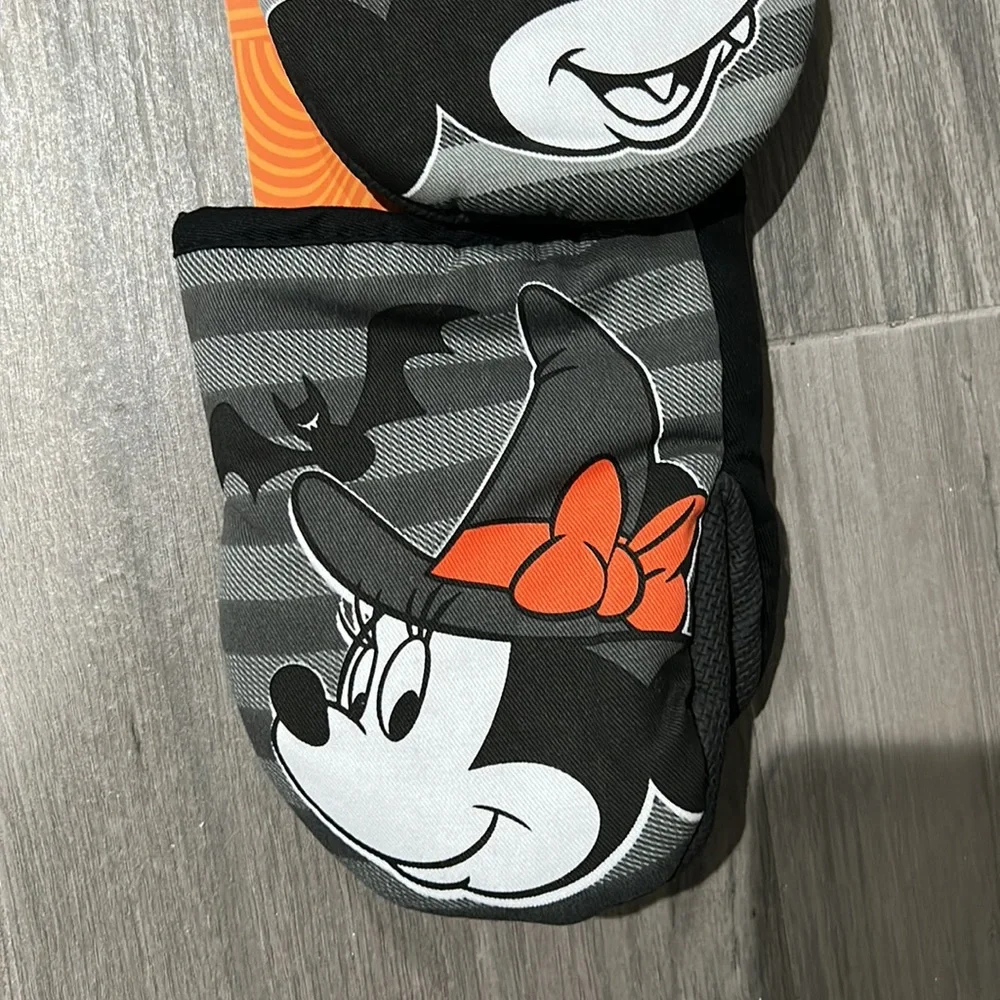 Disney 2 Pack Mini Mitts Mickey & Minnie Set Witch Spider Bat Fall Halloween